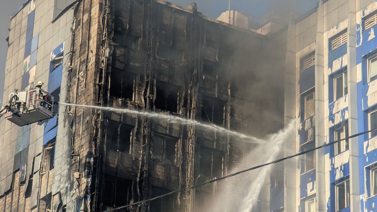 KyivPost's tweet photo. A Russian jet-powered drone struck central Odesa on Friday, wounding at least seven people and leaving one critically injured.

The strike damaged an administrative building and sparked a large multi-floor fire.

Photos and videos: Ukrainian Information Service (Usi online) https://t.co/wtgdsXVCbW