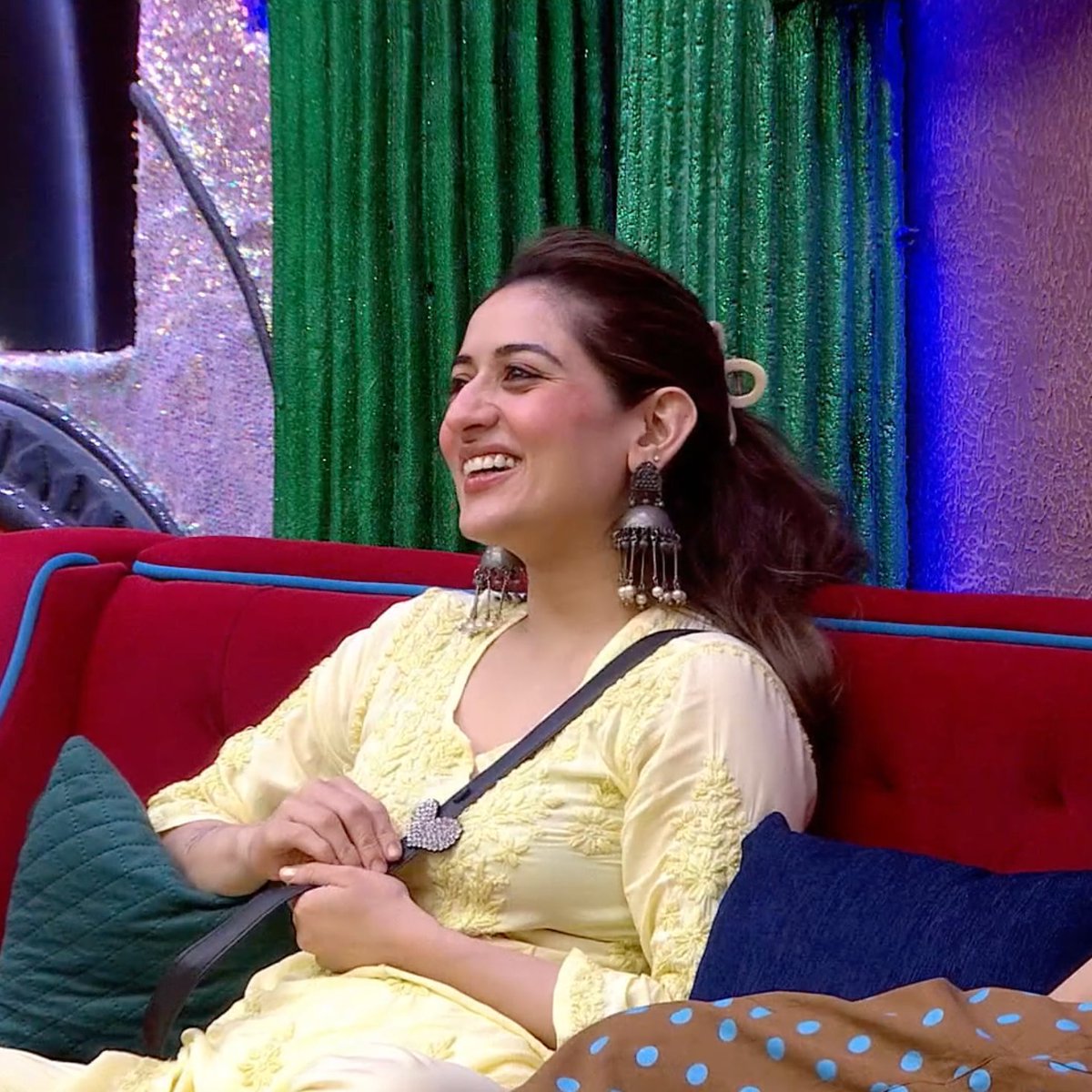Itsoknayarr's tweet photo. her smile is all the sunshine needed https://t.co/TYkWNTxXQT