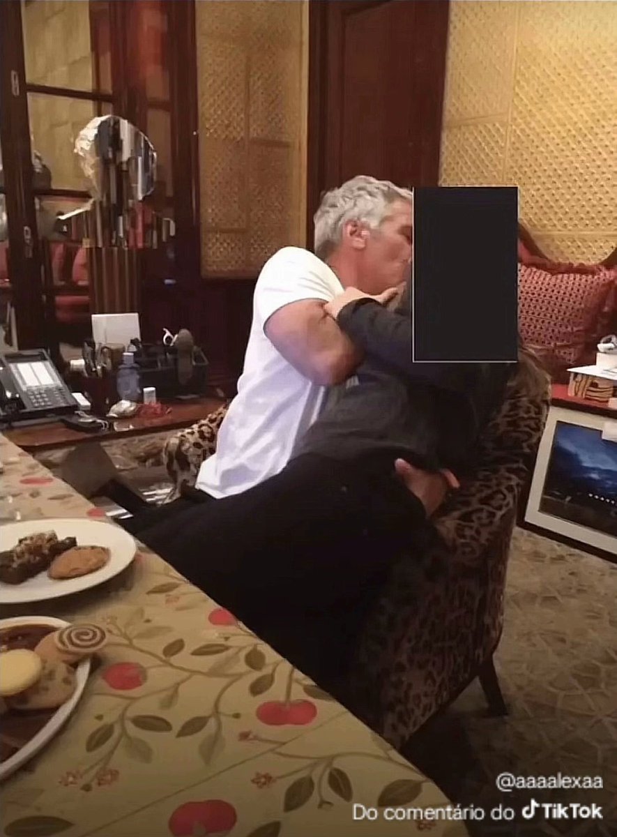 jackzunknown's tweet photo. Que maluco nojento cara, o epstein é o cara mais nojento do mundo https://t.co/e2yj6s1YfR