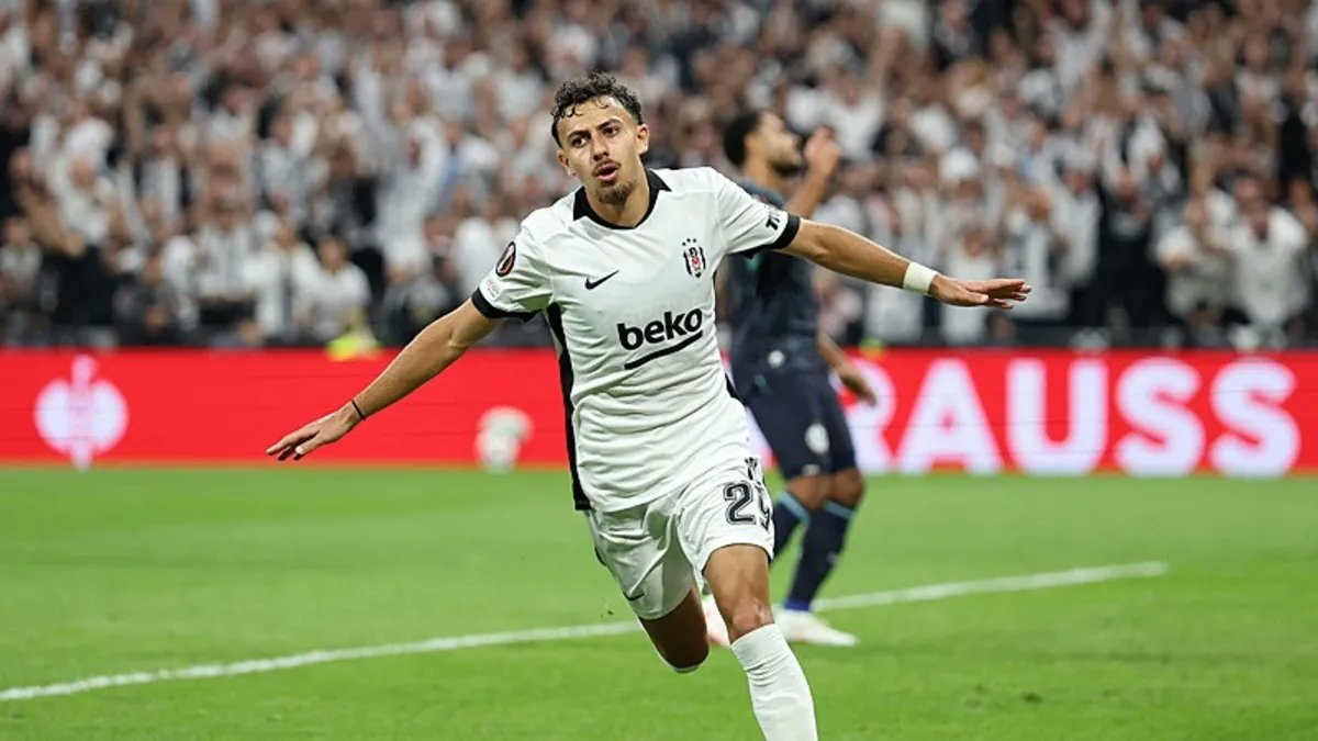 OlayBesiktas's tweet photo. Beşiktaş’ımızın genç yıldızı İlhan Fakılı, Golden Boy Top 100 listesinde oylarınızı bekliyor.

Golden Boy oylamasında İlhan Fakılı'ya oy vermek için:  https://t.co/zjG6RmIyIz

#İlhanFakılı https://t.co/O9wzY2P4hr