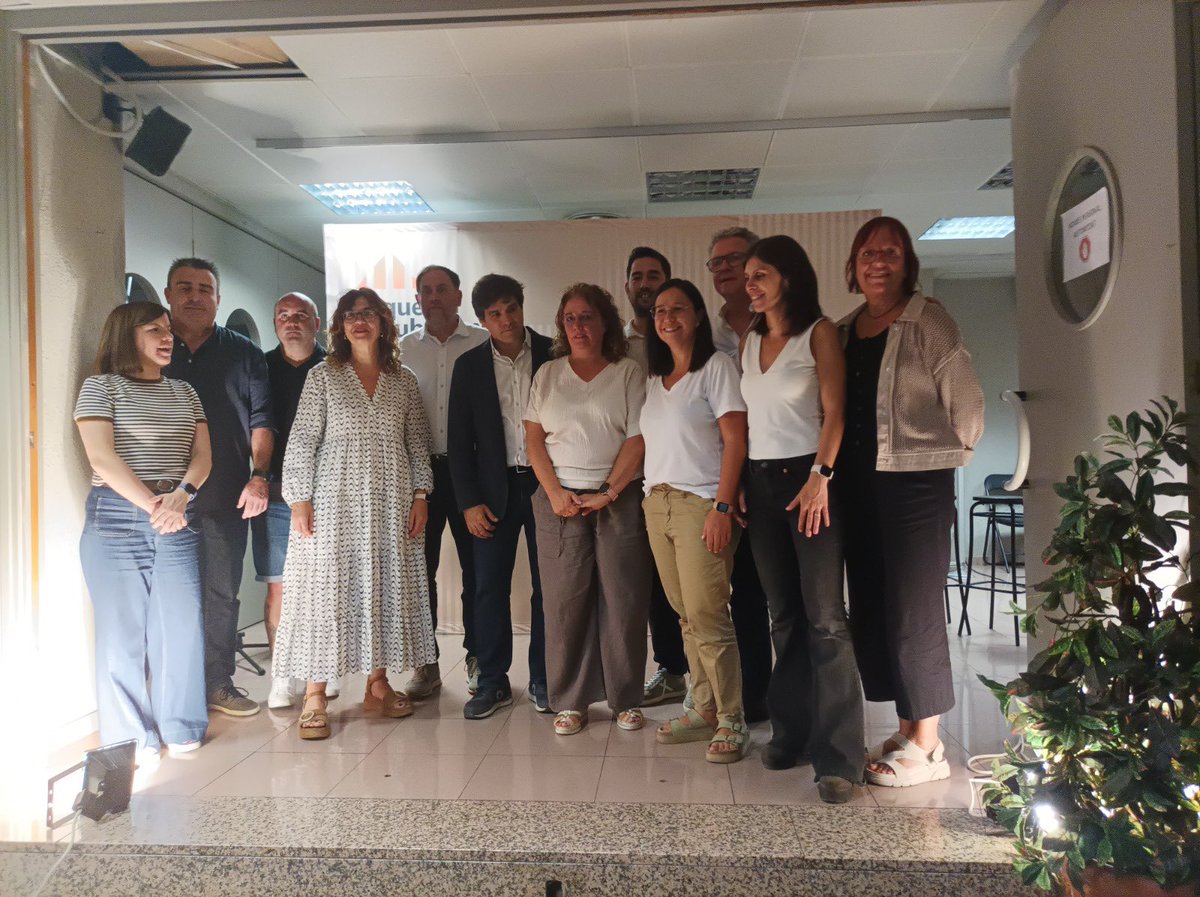 LoJoan's tweet photo. Necessitem capitals de comarca fortes, amb ambició i empenta, liderades per gent compromesa amb la seva gent i amb el territori. @narcisroma és una d’aquestes persones, al capdavant d’ @ERCMollerussa per assolir l’alcaldia el proper maig del 2027. Molta sort i encerts! https://t.co/AtZiNBOLrb