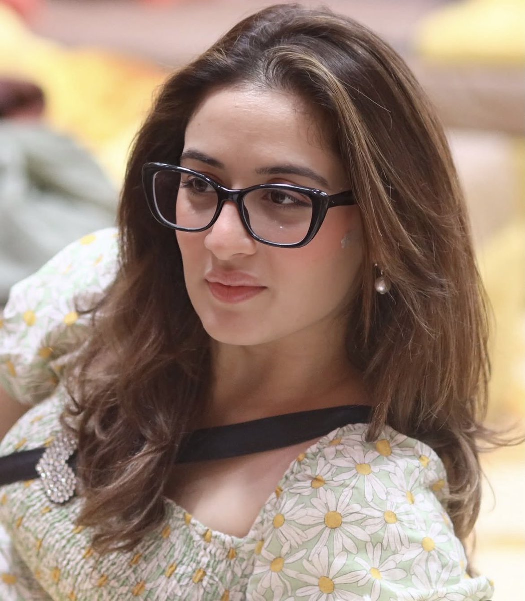 singhpr776's tweet photo. There’s a rare kind of beauty in innocence — the kind that doesn’t need filters, perfection, or an explanation. ✨

Uditi Singh carries that beauty so effortlessly: pure, graceful, and beautifully real. 🤍🌸

#UditiIsTheBossUditi #UditiSingh #Uditians https://t.co/W8G14qXAso