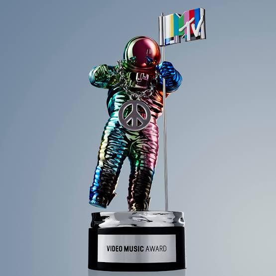 Jenssstr1e2l's tweet photo. Dracula with #JENNIE is nominated for Song of Summer at #VMA
Voting begins on Monday, September 21 on
@MTV's Instagram Story! https://t.co/Jtcy3SnQEu