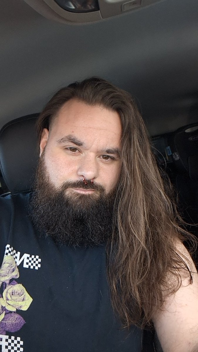 xGothKingx's tweet photo. Fresh cut had to get a few inches taken off. Feels so much better! https://t.co/TsP1dVX1UT