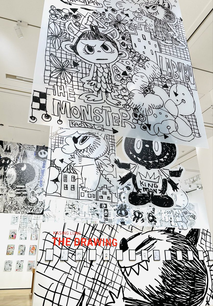 CGvfFy5WjQ14361's tweet photo. 『THE MONSTERS 10周年記念展
東京』に行って来た✌🏻
#THEMONSTERS #LABUBU #ラブブ #KasingLung #カシンロン https://t.co/3Wg7OMoYOa