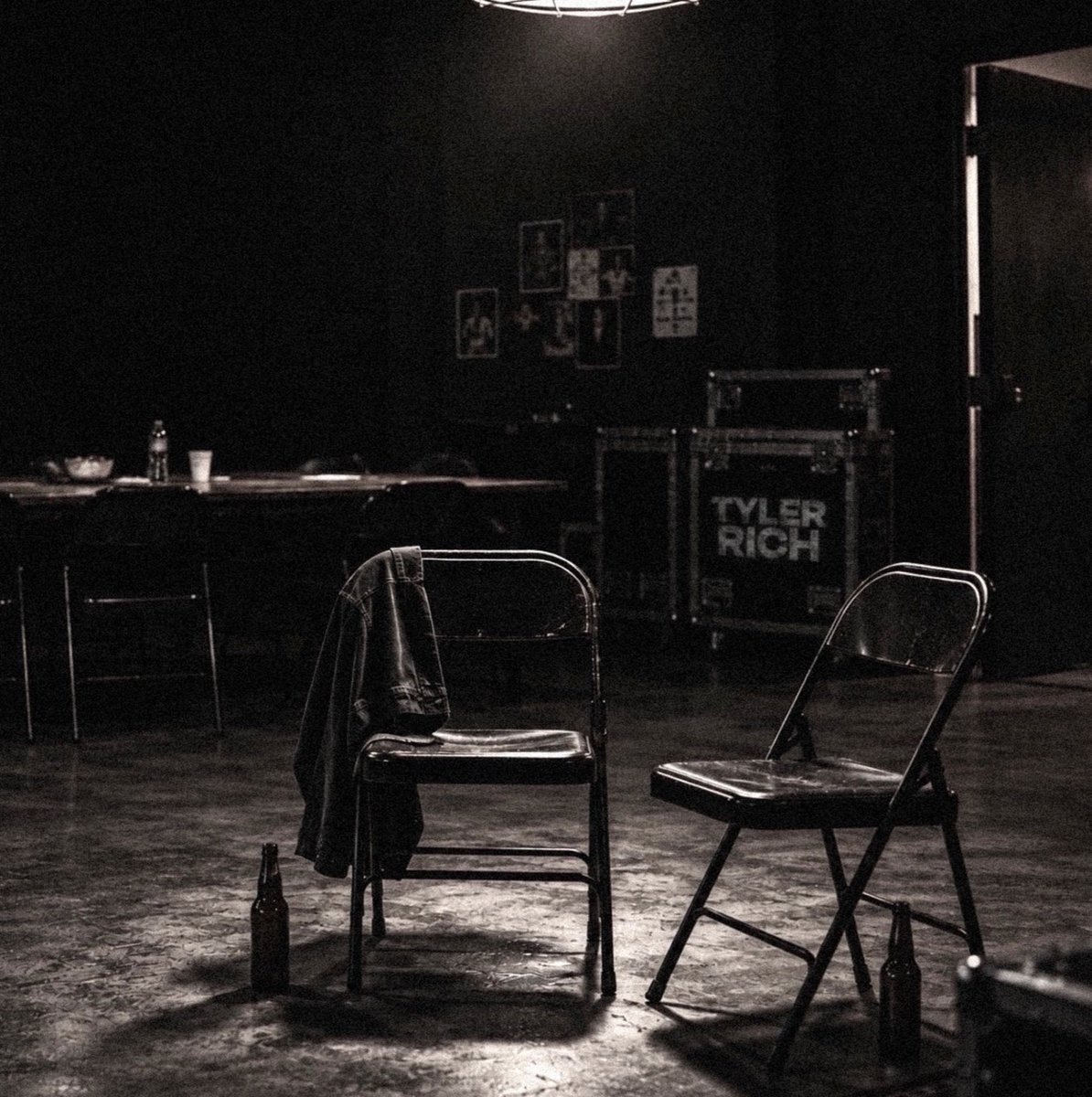 TylerRichMusic's tweet photo. when you think you’re alone
no one understands all the hell and the hurt
that’s holding you https://t.co/PACOIEKXMG