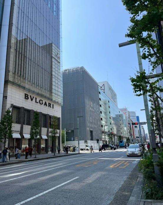 veteran199jp's tweet photo. 東京は本当に美しい場所です。 目の前に広がる景色もあれば、遠くに霞んでいく景色もあります。

何年も経ってから訪れると、景色は同じでも、人々や時代は完全に変わっていて、年月の流れの速さを実感させられます。 https://t.co/MaI1DgmYWK