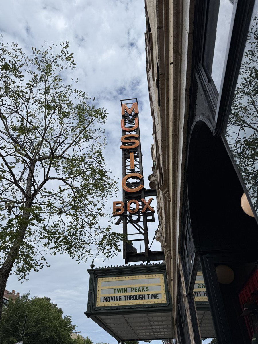 Lemon_The_Nerd's tweet photo. Twin Peaks Day 1 let’s go!!! https://t.co/m9YZvjZjc5