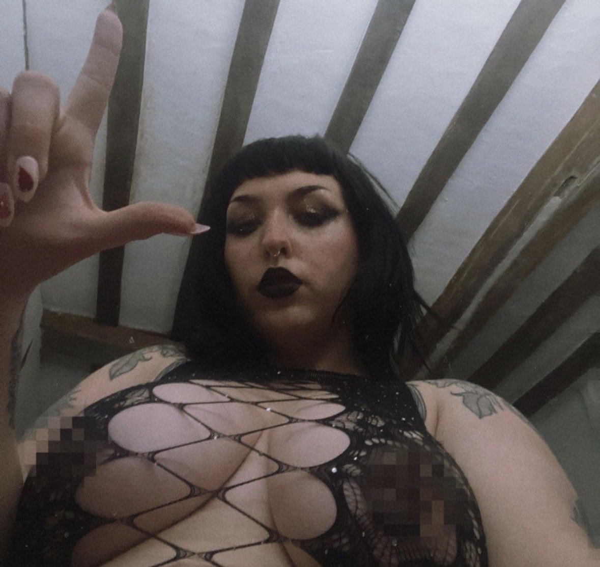sendtolilith's tweet photo. soooo many triggers for your weak, dumb finsub brain 😌 https://t.co/7X16UVpj85