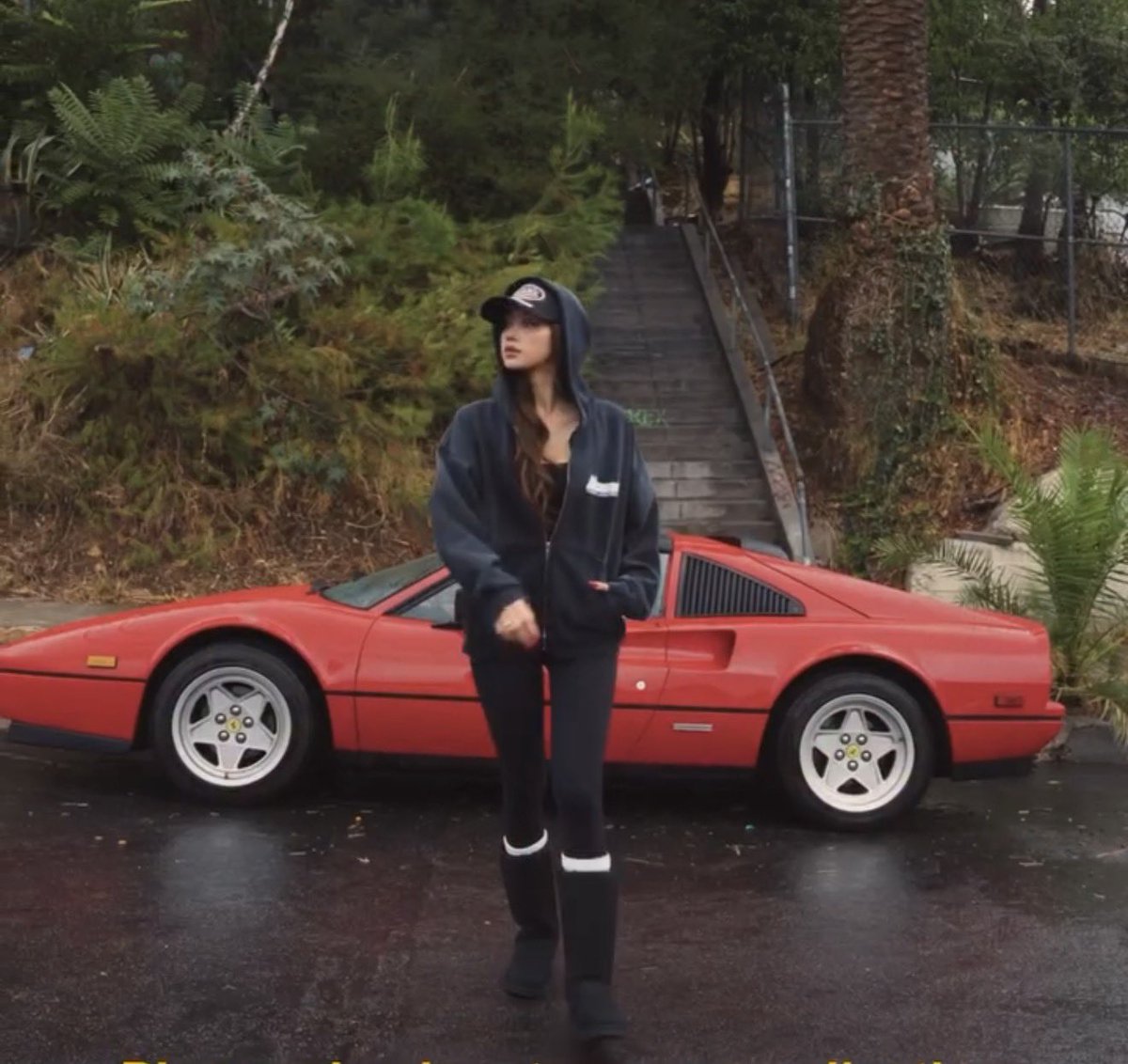 skemzei's tweet photo. lisa and her Ferrari Testarossa😭 https://t.co/V6vgD408q6