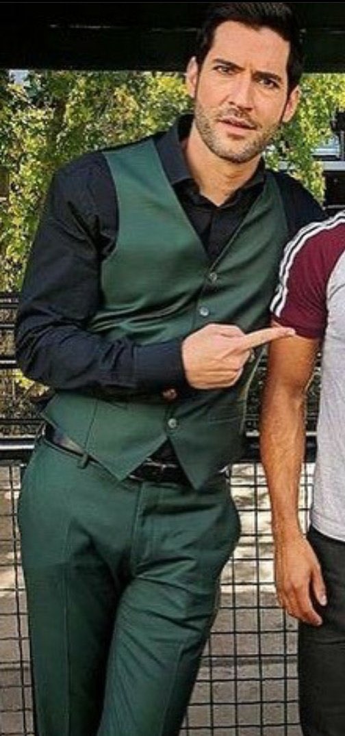 C_Kitten85's tweet photo. I love this colour on him! Especially as #Lucifer but it’s rarely seen on him there.💚 #TomEllis #ColinGlass #cia ❤️🔥🫠😈🖤🔥🥵😍❤️ https://t.co/NTGx0I604S