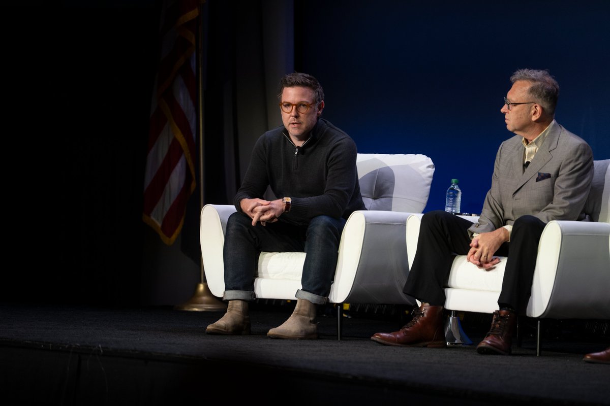Creative_Def's tweet photo. John Conafay, CEO of @integrate_co: The problem is that we don’t have the connective tissue that allows collaboration between government customers, suppliers, and interested parties to break down bottlenecks between organizations. This would allow rapid, dynamic innovation. #DisruptorsByTheLakes #CreativeDisruptors