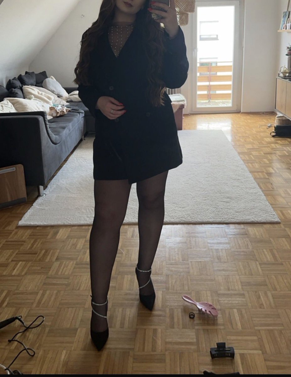 GoddessVee222's tweet photo. Late Night BM losers are best in making bad decisions, especially when they’re drunk. DM and beg to lose everything. 

#findom #bm #paypig #goddess https://t.co/gcwUpvq3pv