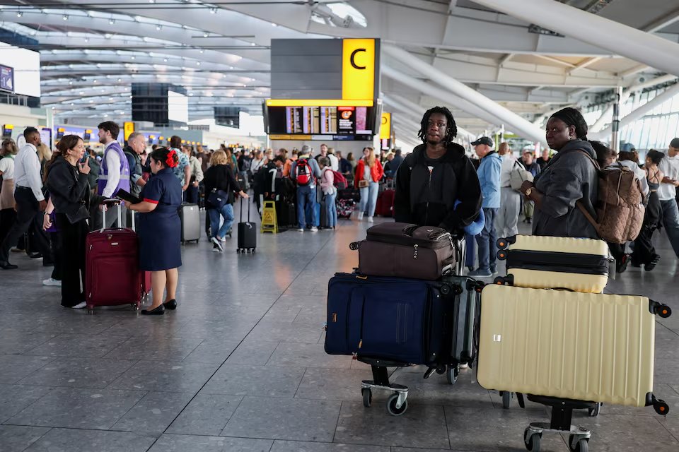 SheyTan_34's tweet photo. The UK ​air traffic control outage that affected hundreds of thousands of passengers last week was caused by a software defect, the ‌boss of system operator NATS said on Friday, as he defied airlines' calls for his resignation over the latest in a series of incidents. https://t.co/JbAz1n9g8u