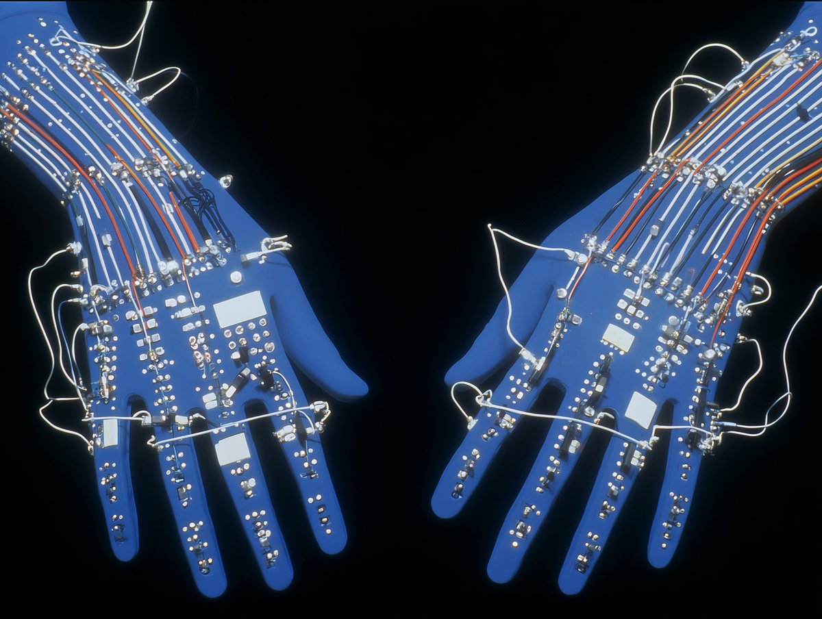 solisolsoli's tweet photo. Count which parts of you are wired · takimunk https://t.co/7H37VqagDc