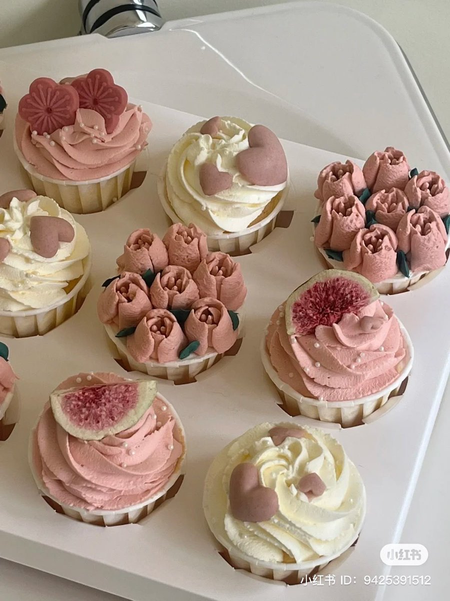 insperarise's tweet photo. rose cupcakes 🧁 https://t.co/39A2DWY5Gi