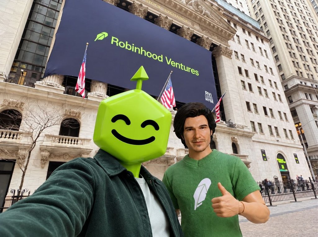 Pryamus10's tweet photo. @vladtenev BITBOTS loves you vlad 🟩🤖❤️ https://t.co/GLABEhRIy6