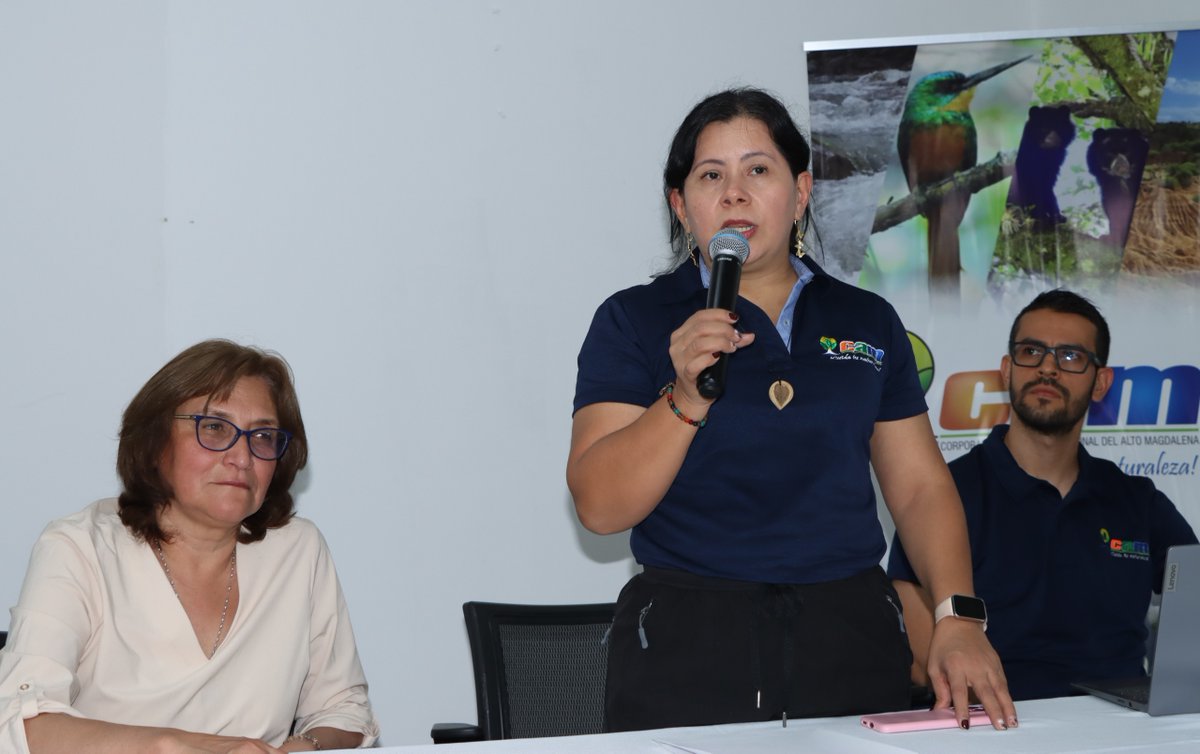 CAMHUILA's tweet photo. #NoticiasCAM 🗣️💚 | Huila fortalece acciones contra el tráfico ilegal de animales silvestres
El departamento fue escenario de un taller regional🗣️que busca consolidar el nodo Suramazónico de la Red Nacional de Prevención y Control al Tráfico Ilegal de los Animales Silvestres🚫🦜 https://t.co/nLP98zJFtF