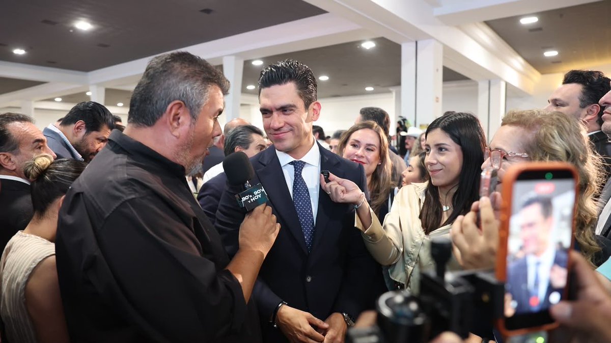 JorgeRoHe's tweet photo. En Hermosillo se trabaja con rumbo, cercanía y compromiso con las familias. Felicidades, @tonoastiazaran, por los resultados alcanzados y por demostrar que los #BuenosGobiernosPAN sí hacen la diferencia.

#SegundoInformeDeResultados
#EnLaHAvanzamosJuntos https://t.co/qtBPw1mXm7