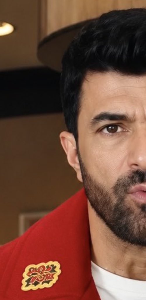 angilzbx's tweet photo. #EnginAkyürek 
#انجين_اكيوريك 

the king 👑 https://t.co/8UIXtaMKkj