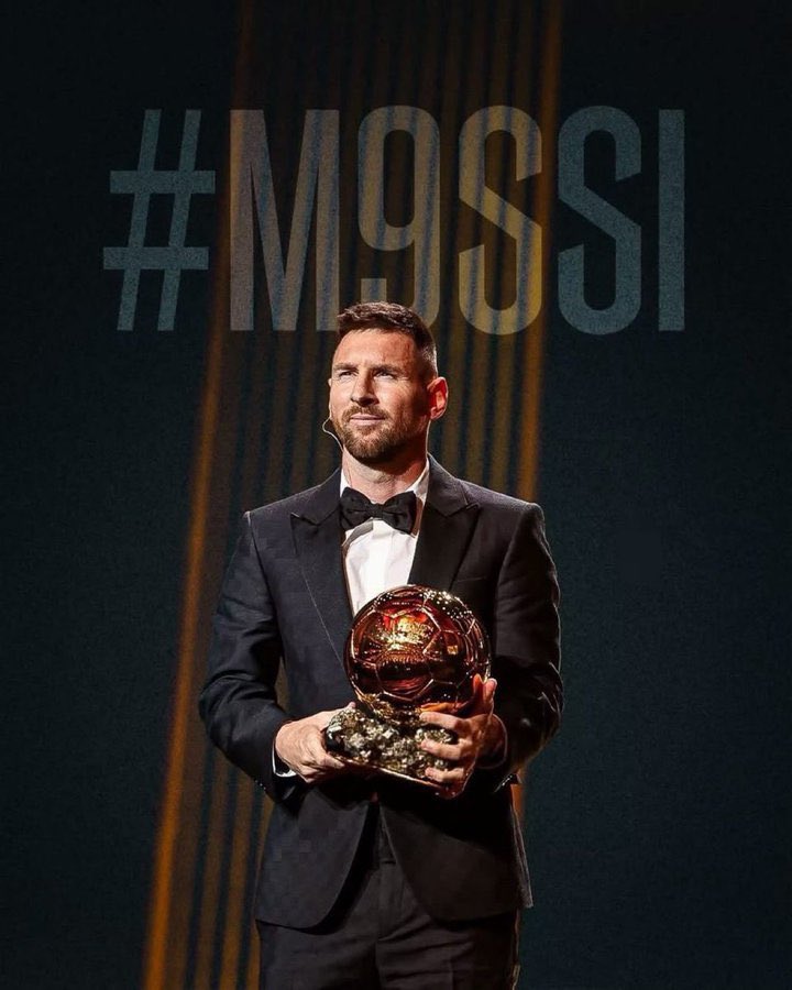 v_b9n's tweet photo. اصدق شيء قرأته اليوم "ميسي لا يطالب بالكرة الذهبية الآخرين يطالبون له"👑

ميسي بحياته ما شحذ ولا راح يشحذ الكرة الذهبية ولا يطلع يتبكبك بالإعلام من اجل الكرة الذهبية "لكن اساطير كرة القدم ومحبيه والمنصفين يريدون ذلك" ما فعله بكاس العالم اعجاز🐐

شاركوا
#messiballondor2026
#M9SSI https://t.co/DsUouPnsua