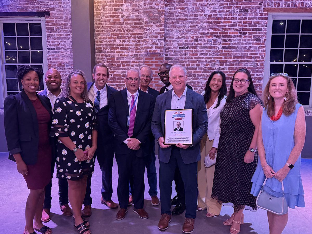 HelpKCKids's tweet photo. Join us in celebrating 2 incredible BGCGKC Board members!
Frank Caro was inducted into the Missouri Area Council Hall of Fame &amp; Cecilia Carter received the Missouri Area Council Liaison of the Year Award.👏
#BGCGKC #GreatFutures #BoardLeadership #CommunityLeadership #HelpKCKids https://t.co/1KZdYi9ZrC