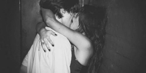 21pios's tweet photo. Kiss you endlessly. https://t.co/3FM363PUZO