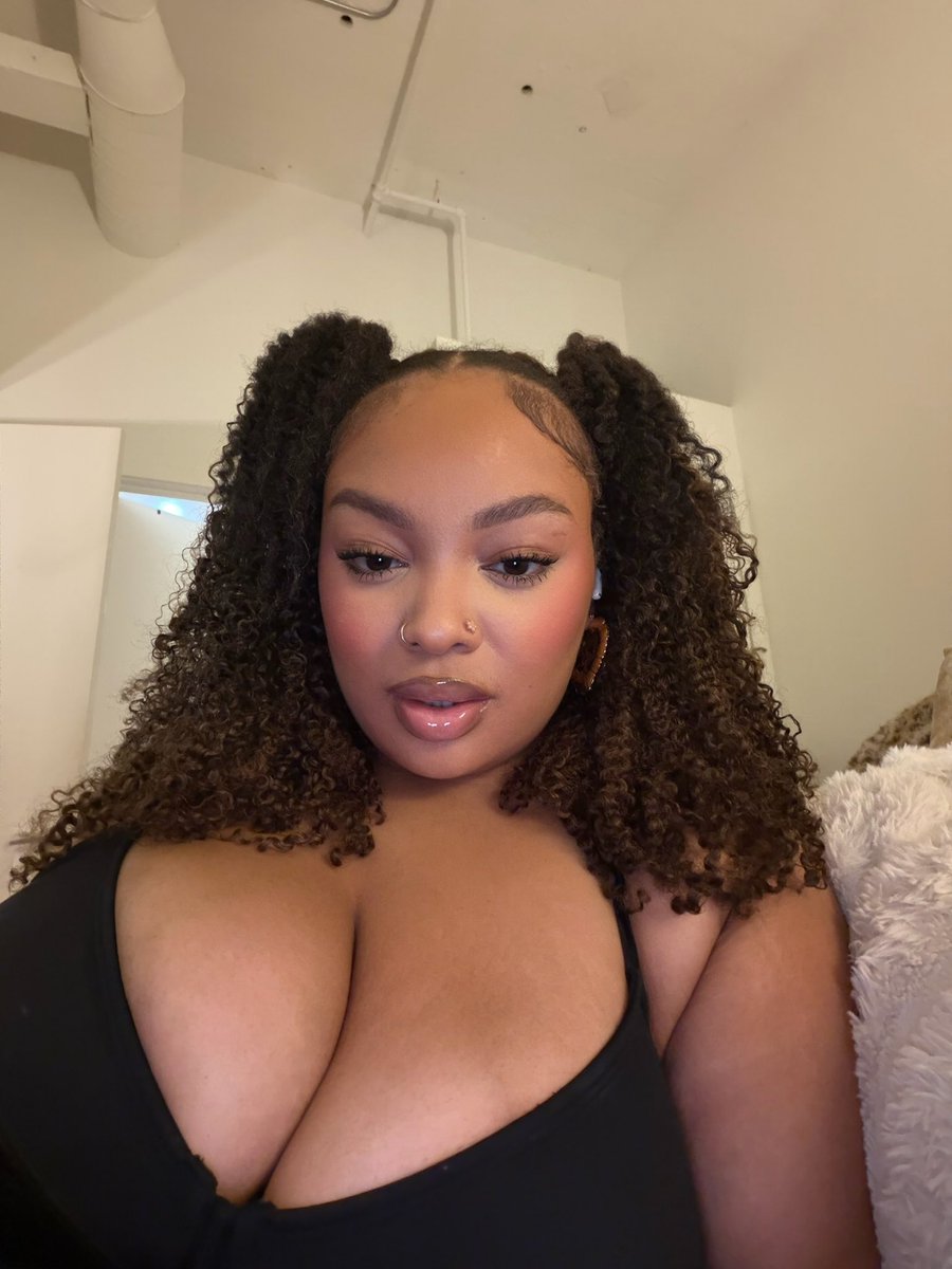 maiyathedon's tweet photo. the face of the girl who dropped the best hip hop project this year 🥰 https://t.co/Ecbax7HXZY