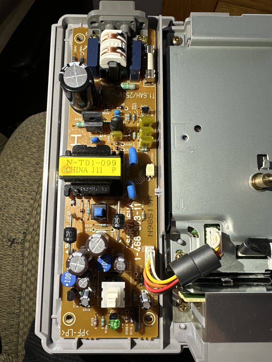 X_eON's tweet photo. @x_Tinkerbella_x gets more crazy, opened up the PS1 and it's the cleanest system I have ever seen, cant believe it's been used more than a handful of times, never seen the laser worm gear without a single fibre and case looks as clean /cleaner than when i've cleaned them with soap/water/brush https://t.co/0LKn1Eiosy