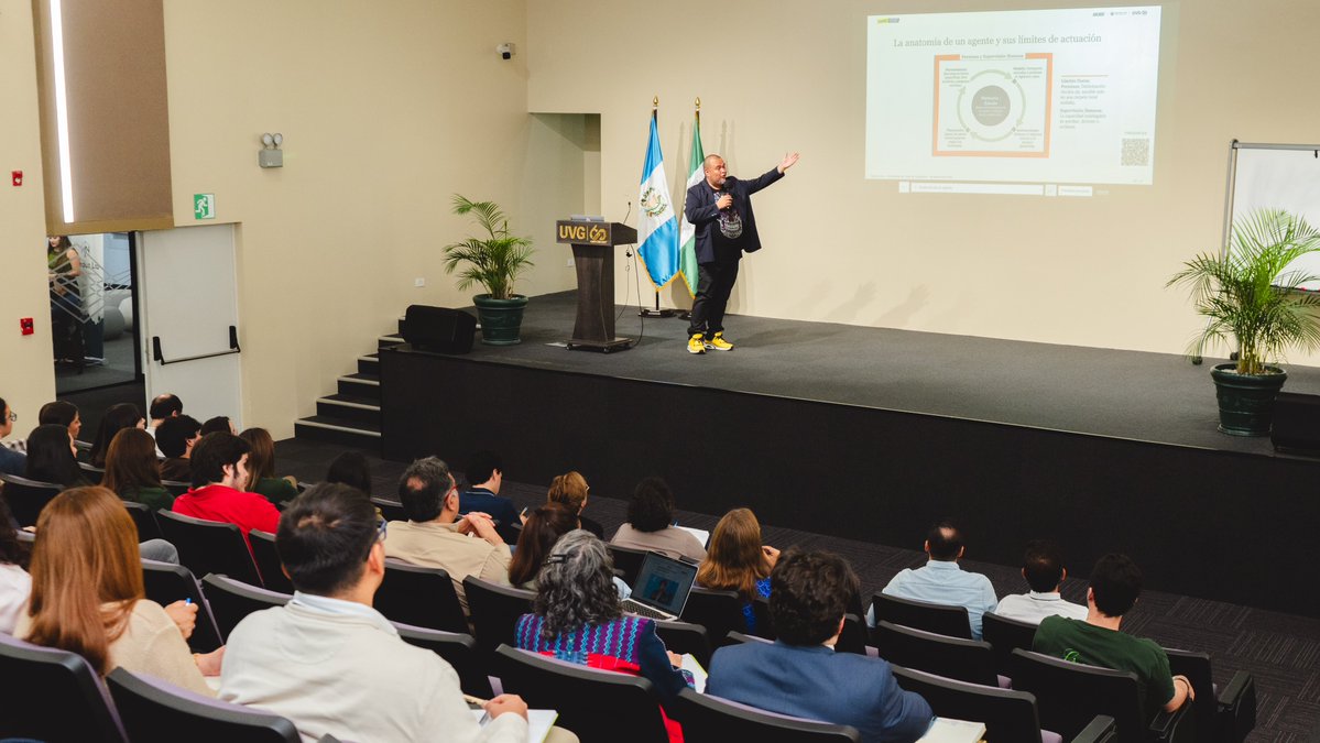 DialogosGuate's tweet photo. 📸 Así vivimos el #ChangeSprint2026: Transformando lo Público, el primer encuentro de nuestro laboratorio de innovación en políticas públicas #BlombosLab. 🤩
🙌 Un día completo de aprendizaje colectivo, con estudiantes, expertxs y aliadxs dialogando sobre el papel de la inteligencia artificial en la gestión pública, desde la masterclass de Edgar Valdés hasta las soluciones presentadas por lxs estudiantes que participaron en el #Bootcamp de Blombos Lab.
🤝 Gracias a la @uvggt por ser nuestra aliada en esta experiencia y a todos los que se sumaron a esta primera edición.
Revisá más sobre este primer encuentro aquí 👇
https://t.co/IGvJ05cB6I