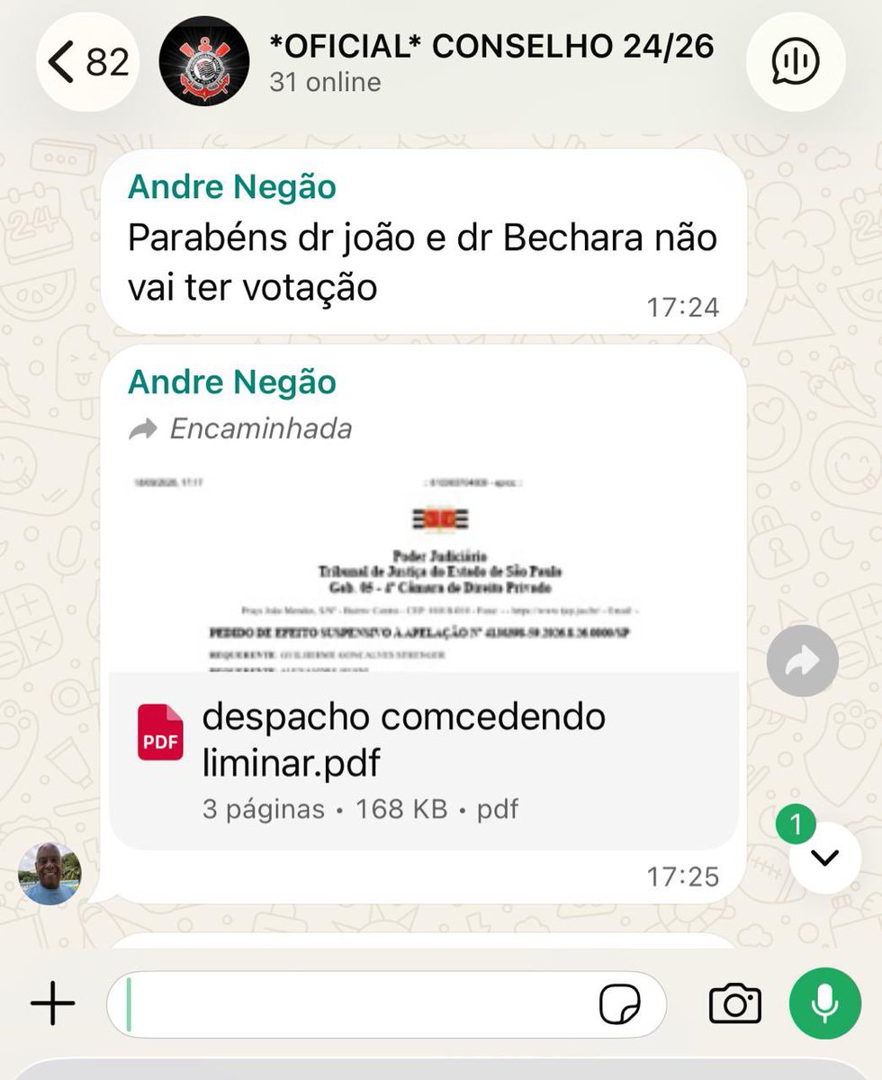 pokazideialvi's tweet photo. 🚨 COMEMORAR QUE NÃO HAVERÁ VOTAÇÃO DA REFORMA DO ESTATUTO É COMEMORAR O QUÊ?

Uma mensagem atribuída a André Negão, candidato à presidência do Corinthians, circula em grupo de conselheiros após a decisão que suspendeu a Assembleia deste sábado.

Na mensagem, ele escreve:

“Parabéns dr. João e dr. Bechara, não vai ter votação.”

A Justiça realmente suspendeu a Assembleia Geral que votaria mudanças no Estatuto do Corinthians. Entre os pontos previstos estavam alterações importantes no sistema eleitoral do clube e no direito de voto. 

E fica uma pergunta que o torcedor tem todo o direito de fazer:

Por que a suspensão de uma votação sobre mudanças no modelo político do Corinthians seria motivo de comemoração para um candidato à presidência?

É ou não é um retrato da resistência às mudanças dentro do Parque São Jorge?

E mais:

ESTAMOS ASSISTINDO À DEFESA DO MODELO ASSOCIATIVO COMO ELE EXISTE HOJE — OU AO COMEÇO DO FIM DESSE MODELO?

A decisão judicial de hoje não encerra a discussão. Pelo contrário: a liminar é provisória e o mérito da disputa ainda será analisado. 

O Corinthians precisa discutir seu futuro às claras.

A FIEL PRECISA SABER QUEM QUER MUDANÇA, QUEM QUER MANUTENÇÃO DAS REGRAS ATUAIS E, PRINCIPALMENTE, POR QUÊ.