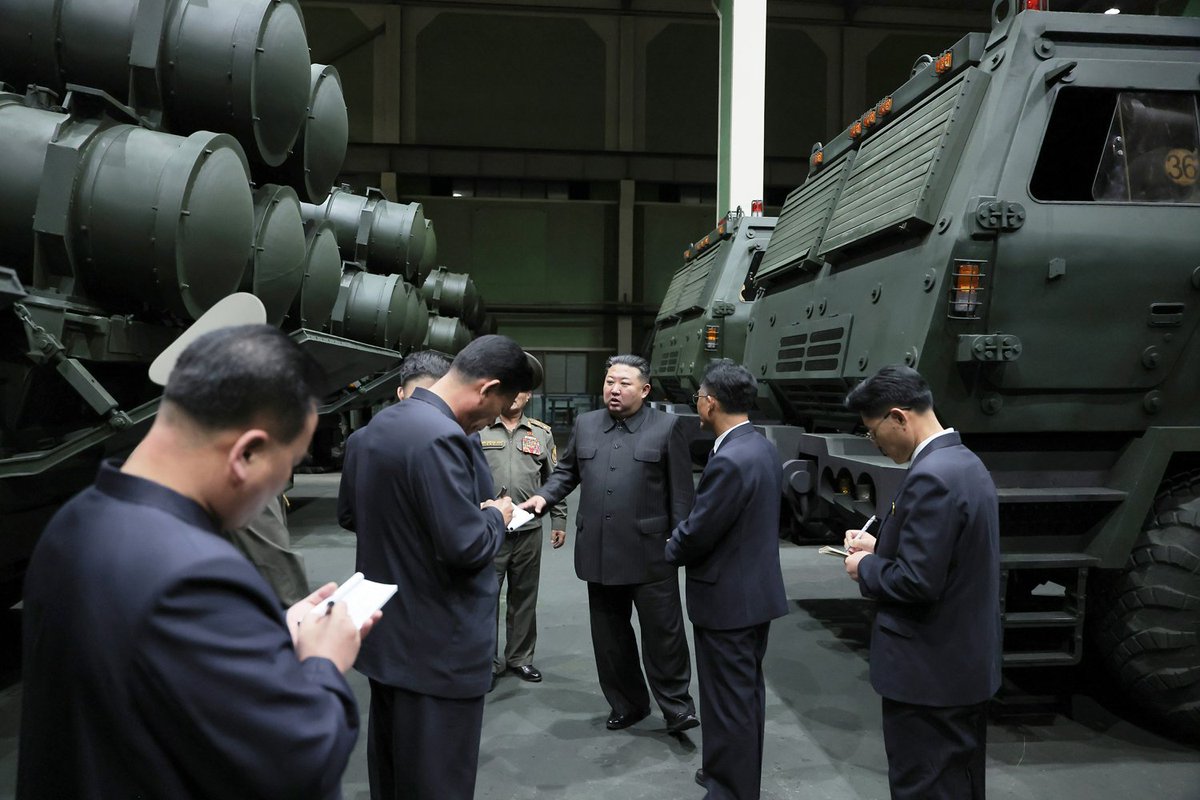 KPA_bot's tweet photo. 金正恩総書記が9月16〜18日に重要軍需工業企業所の生産実態を視察。金正恩総書記は党中央軍事委員会が下達した膨大な計画が成果を上げてひとつひとつ実行されていることに大満足の意を表した。 https://t.co/oKmD5ZBpK8