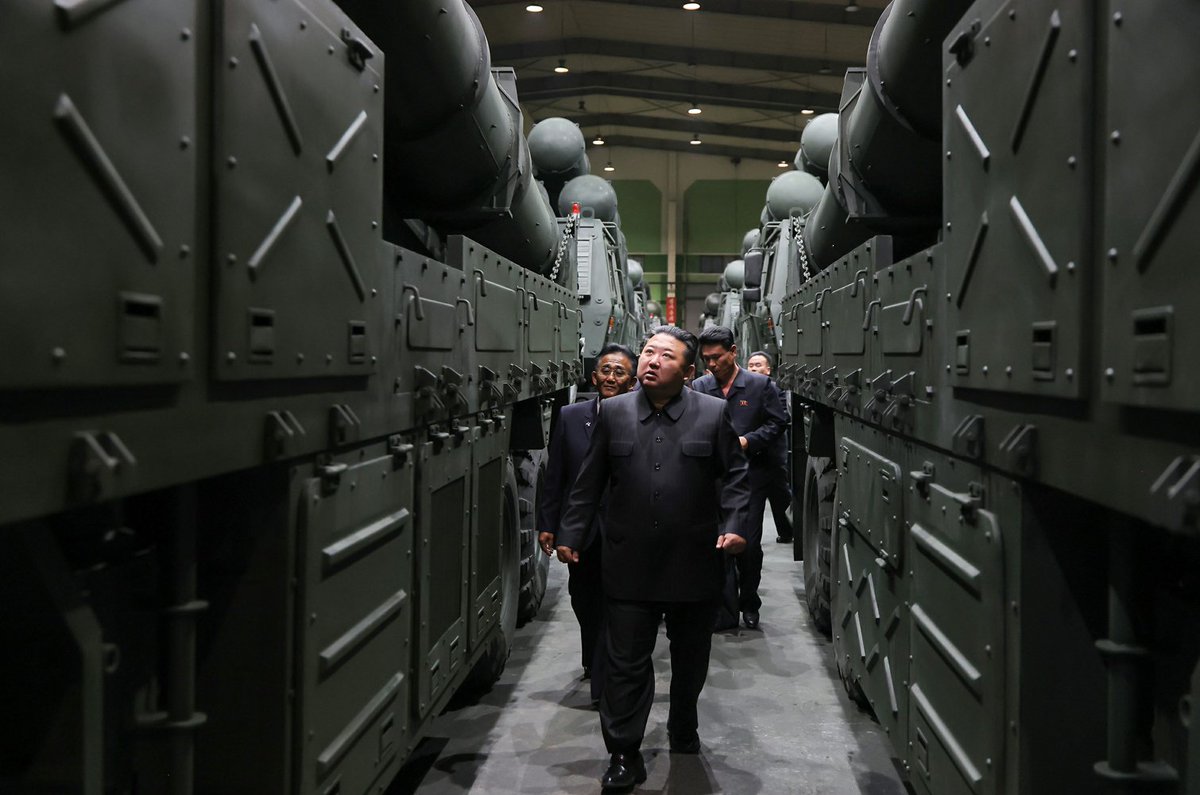 KPA_bot's tweet photo. 金正恩総書記が9月16〜18日に重要軍需工業企業所の生産実態を視察。金正恩総書記は党中央軍事委員会が下達した膨大な計画が成果を上げてひとつひとつ実行されていることに大満足の意を表した。 https://t.co/oKmD5ZBpK8