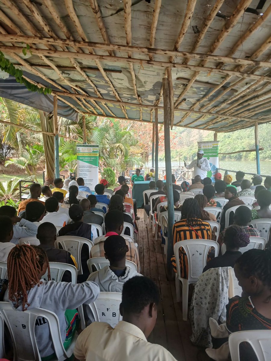 DemGreenPartyRw's tweet photo. None tariki ya 18 Nzeri 2026,Ishyaka #DGPR ryakomereje ibikorwa byaryo mu mirenge ya Rutare na Rwamiko ho mukarere ka Gicumbi,mu rwego rwo gukomeza kongerera ubushobozi abarwanashyaka.
Habaye inama n'amahugurwa byasojwe n'amatora ya komite z’ishyaka zitandukanye muri iyi mirenge https://t.co/PzHiiyH0cD