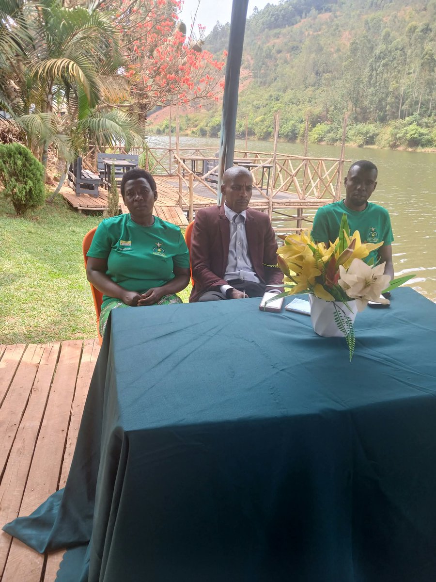 DemGreenPartyRw's tweet photo. None tariki ya 18 Nzeri 2026,Ishyaka #DGPR ryakomereje ibikorwa byaryo mu mirenge ya Rutare na Rwamiko ho mukarere ka Gicumbi,mu rwego rwo gukomeza kongerera ubushobozi abarwanashyaka.
Habaye inama n'amahugurwa byasojwe n'amatora ya komite z’ishyaka zitandukanye muri iyi mirenge https://t.co/PzHiiyH0cD