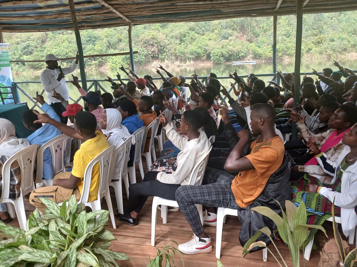 DemGreenPartyRw's tweet photo. None tariki ya 18 Nzeri 2026,Ishyaka #DGPR ryakomereje ibikorwa byaryo mu mirenge ya Rutare na Rwamiko ho mukarere ka Gicumbi,mu rwego rwo gukomeza kongerera ubushobozi abarwanashyaka.
Habaye inama n'amahugurwa byasojwe n'amatora ya komite z’ishyaka zitandukanye muri iyi mirenge https://t.co/PzHiiyH0cD