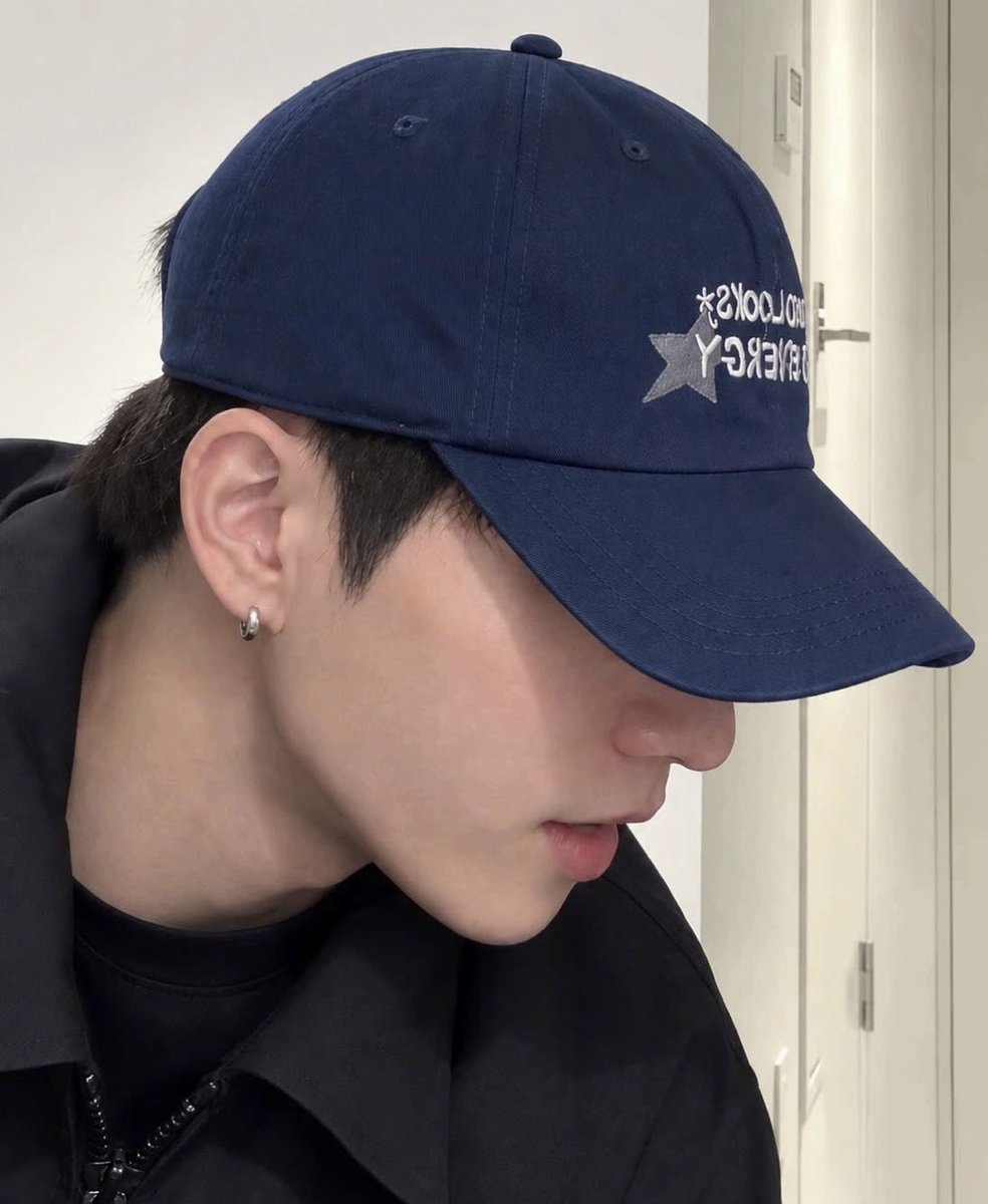 TitimaSrixx's tweet photo. เจ้าหน้าที่นอกเครื่องแบบ FBI พ้อมจับโพแม่ที่แย่งแฟน🖤 https://t.co/ptC7yFTEWB