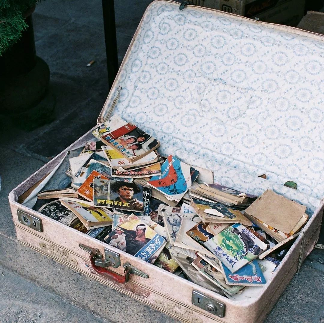 zuTpsjphxAoSFuf's tweet photo. Tackled my old stuff this weekend! Donated unused clothes, sorted vintage books, and found a hidden photo album I’d forgotten. Small decluttering win = big mood lift. https://t.co/B9PUkqhd0u
