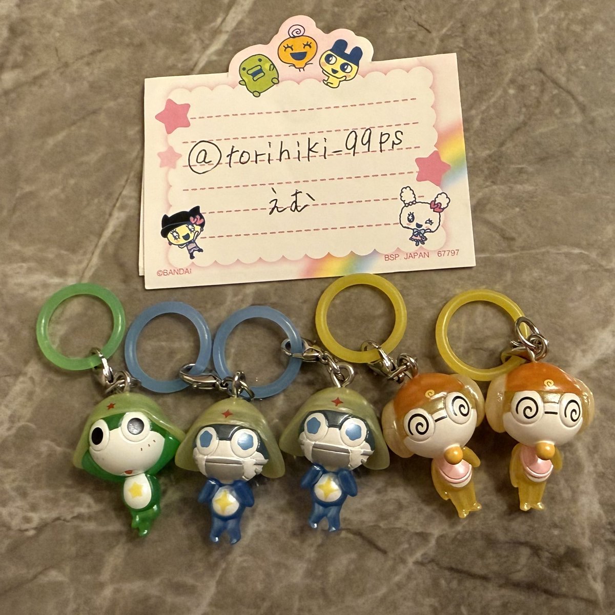 torihiki_99ps's tweet photo. めじるしアクセサリー めじるし ケロロ軍曹 ちびケロめじるしアクセサリーSP セブンイレブン 交換 譲渡

譲▶︎ちびケロ、ちびゼロ、ちびクル
求▶︎定価＋送料・どうぶつ変身(タママ)

郵送のみ📮
売り切りたい為ちびケロ単体のみの購入はNGとさせていただきます。 https://t.co/BZxipaYYDL