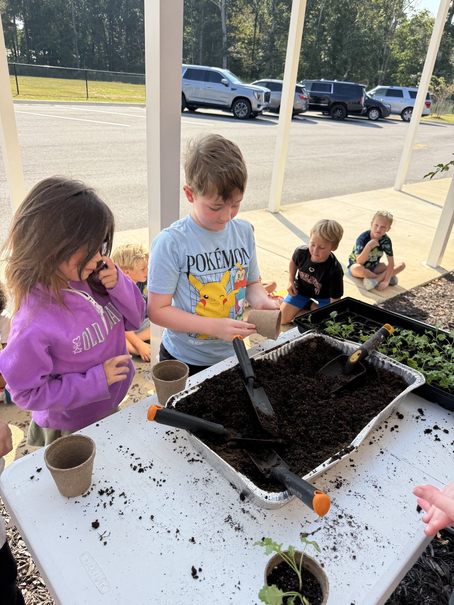 STEM_CCPS's tweet photo. The AgriPlex gave our students a taste of life on the farm! From exploring agriculture at Little Farmers to investigating plants and nutrition through the Kale Lab, students discovered how science connects to the food we grow and eat every day. @cullmanprimary @BOECullmanCity https://t.co/Up0jEi5jby