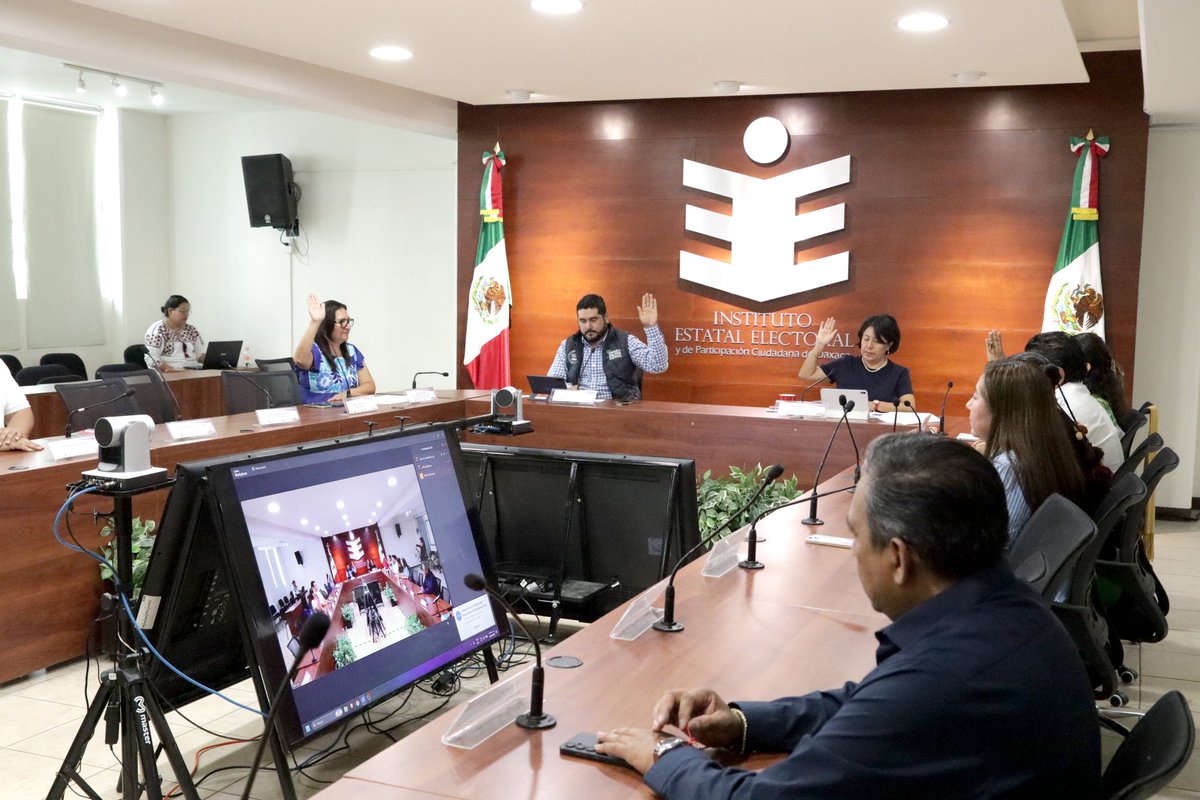 TEEOax's tweet photo. La Presidenta del #TEEO, Sandra Perez Cruz, participó en la Segunda Sesión Ordinaria 2026 del Observatorio de Participación Política de las Mujeres en Oaxaca.

@SM_GobOax @FEDEOaxaca @IEEPCO y @TEEOax, dieron cuenta de sus actividades.
#ParticipaciónPolítica
#Paridad
#VPG https://t.co/ZspaxhUAuW