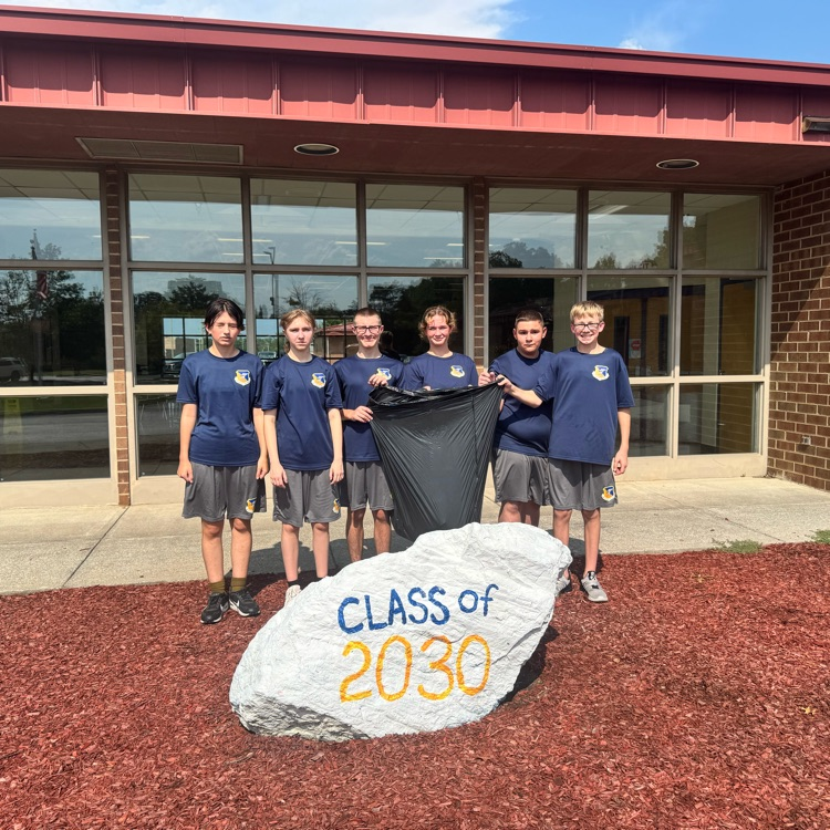 WBHSGovernors's tweet photo. Yes, it was hot. And yes, trash pickup isn't everyone's favorite activity. But our Jr. AFROTC students are disciplined and committed to keeping our campus clean. We salute you all! #TheGovernorWay https://t.co/8LYEeflP7W