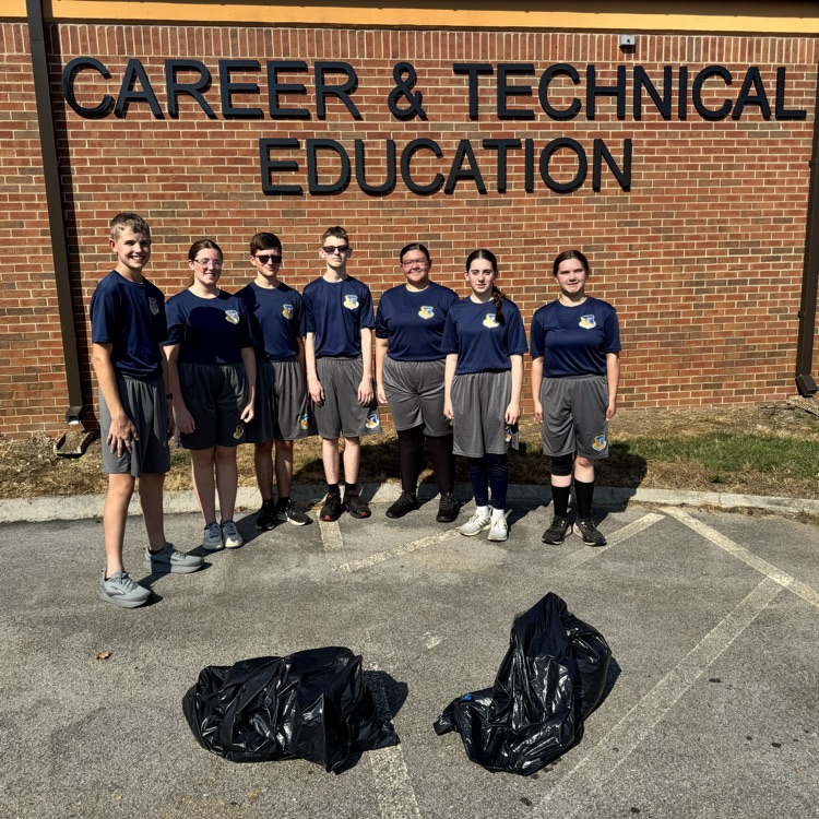 WBHSGovernors's tweet photo. Yes, it was hot. And yes, trash pickup isn't everyone's favorite activity. But our Jr. AFROTC students are disciplined and committed to keeping our campus clean. We salute you all! #TheGovernorWay https://t.co/8LYEeflP7W