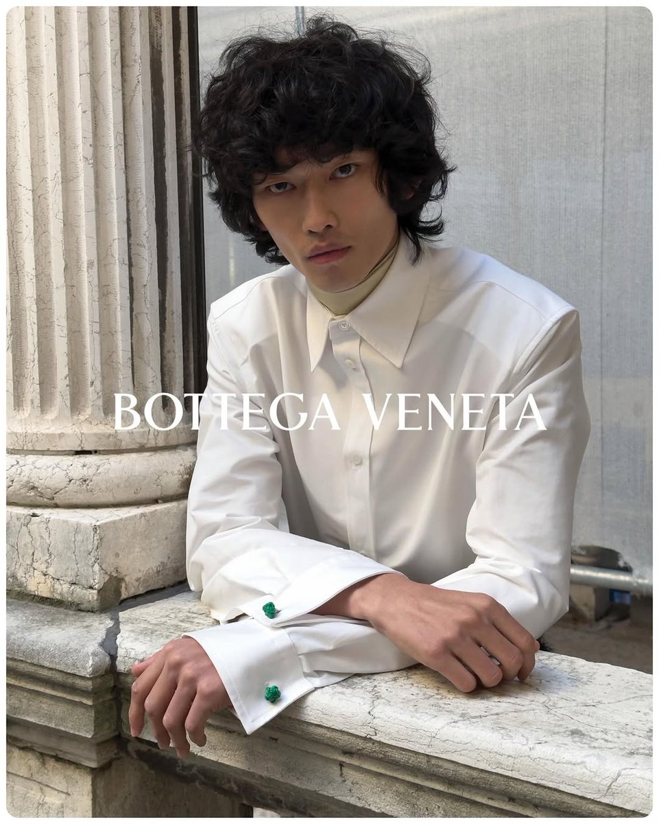juneliusp7dbl's tweet photo. Bottega Veneta Summer 2026

Photography by Juergen Teller
Casting by Anita Bitton
Models Ruien Bai and Saul Symon
Make up by Pat McGrath
Hair by Kei Terada
Production by Untitled Project

Special thanks to Dovile, Juergen, and the whole Bottega Venet... https://t.co/O8xvmiYK89