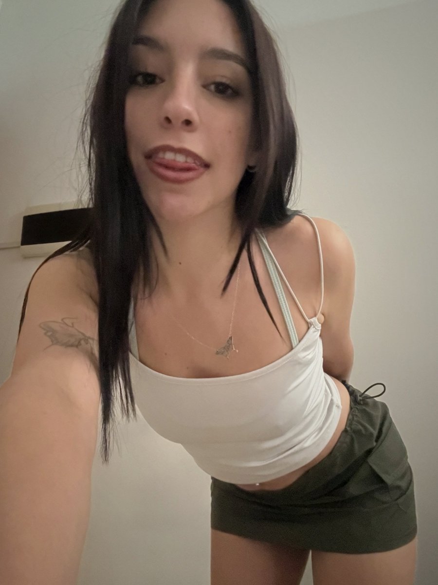 darlingcherryy7's tweet photo. just caught myself grinning at a random grin https://t.co/wL2wYPlPR4