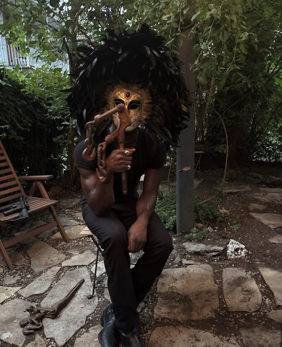 userzay2k's tweet photo. @JohnBlackmon402 We finna cast spells n shi cmon https://t.co/Lztilu8W82