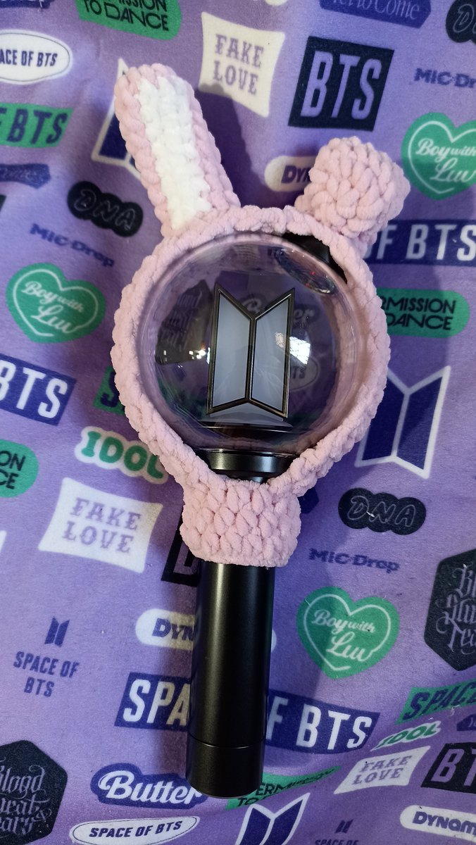 leethfreitas's tweet photo. ✨ Feedback Positivo ✨
@katsstore_kpop mais uma vez muito obrigada por trazer ela pra mim 🥹 Até fiz uma roupinha pra ela 🥰

#CegArmyBomb https://t.co/yw2fFRwbF3