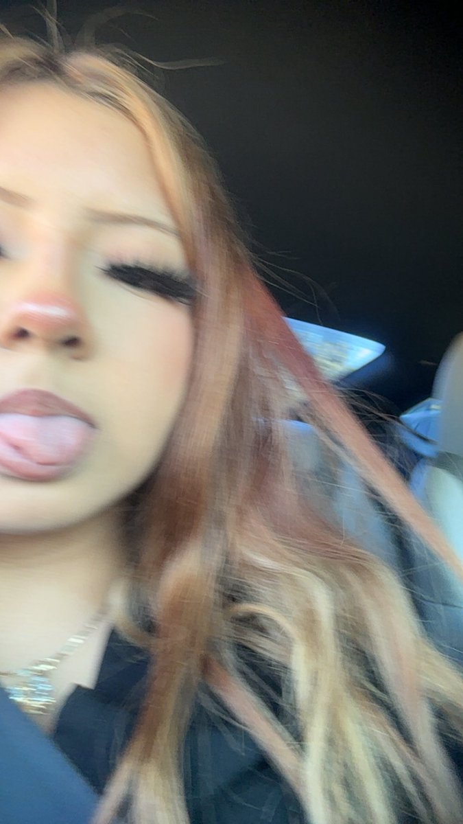 daqueenphani's tweet photo. i’m starting to miss this hair color😖💔 https://t.co/HuzJRyL4Bq