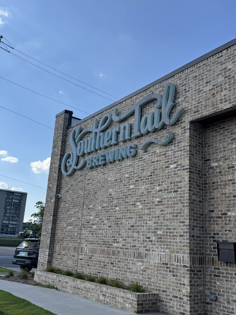 DFWBeer's tweet photo. In Little Rock, AR. Visited Southern Tail Brewing. Brewery #600 that I have visited. https://t.co/7AvvORZyGB