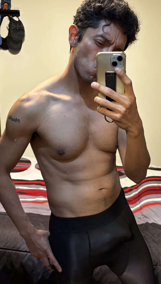 Fredi1566's tweet photo. De negro, pero nada inocente. 😏
#ThirstTrap #MaleBeauty #MensPhysique #FitnessModel #MensUnderwear https://t.co/SXZc7HkN7r